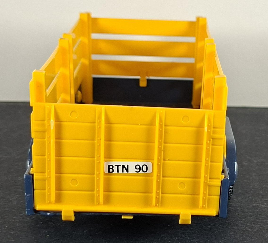 Boxed Britains Blue Salop MT50 Animal Trailer - 9555