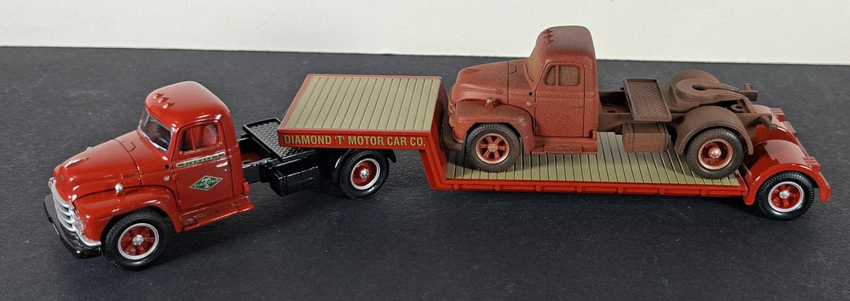 Boxed Corgi Diamond T Motor Corporation Diamond T620 With Diamond T Load - 55901