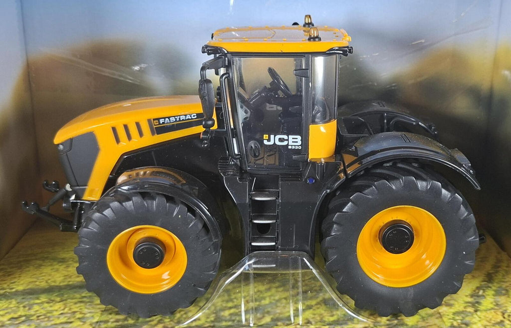 Boxed Britains JCB Fastrac 8330 - 43206