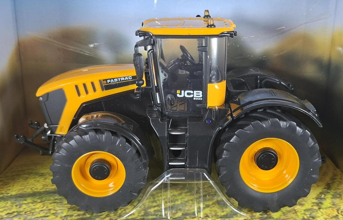 Boxed Britains JCB Fastrac 8330 - 43206