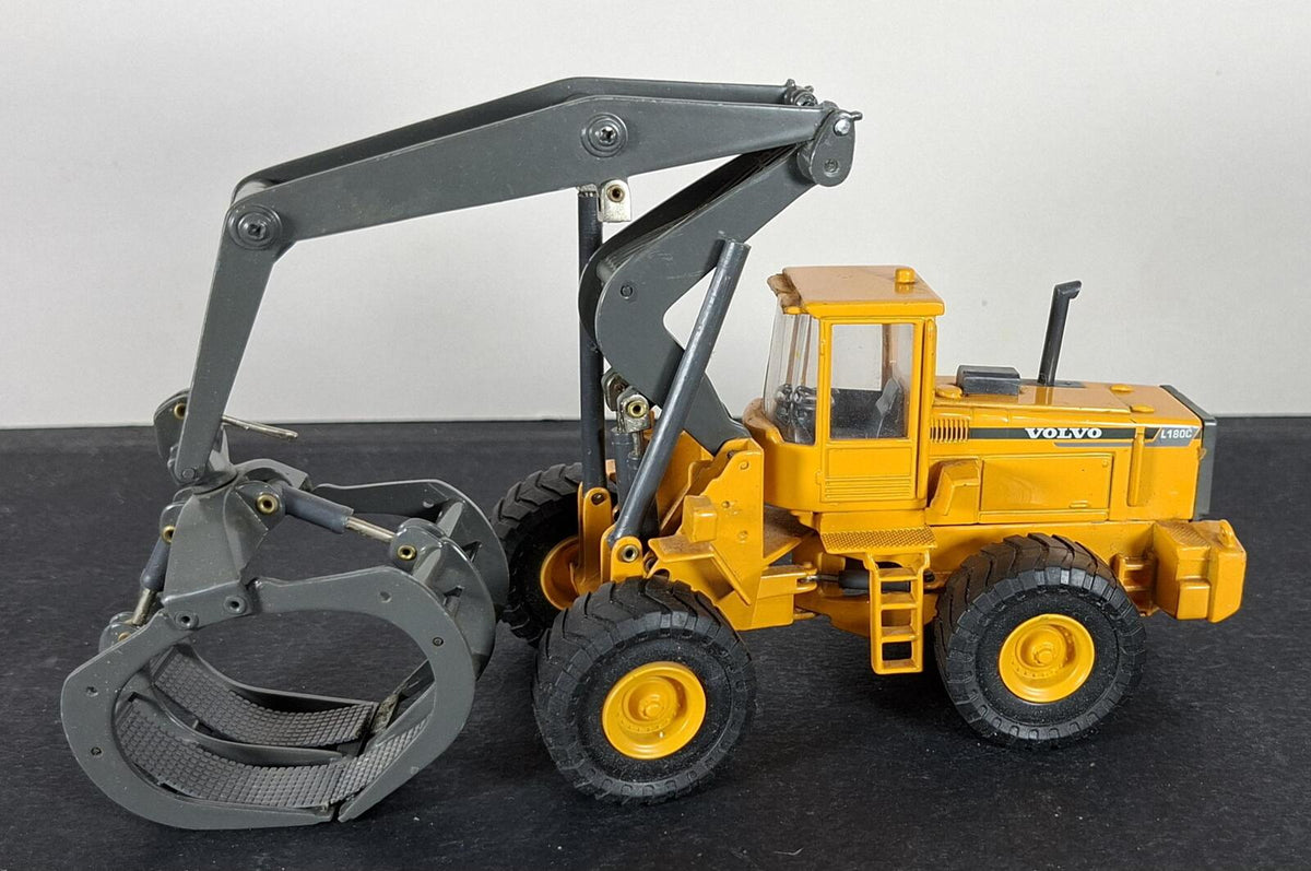 Boxed Scoop Volvo L180C High Lift