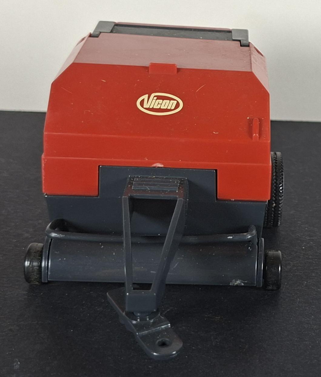 Boxed Britains Vicon RF 130 Round Baler - 00051