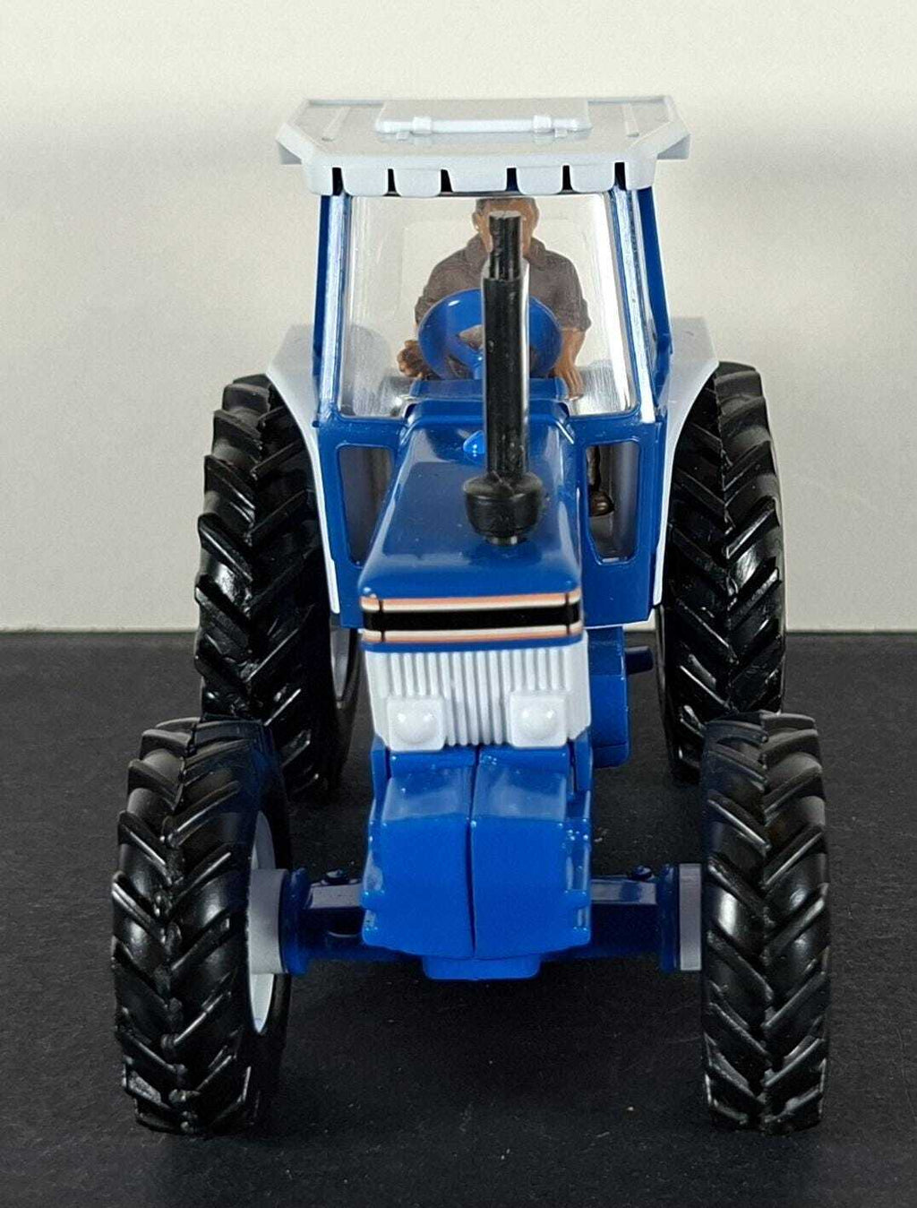 Boxed Britains Ford 5610 Tractor - 9527