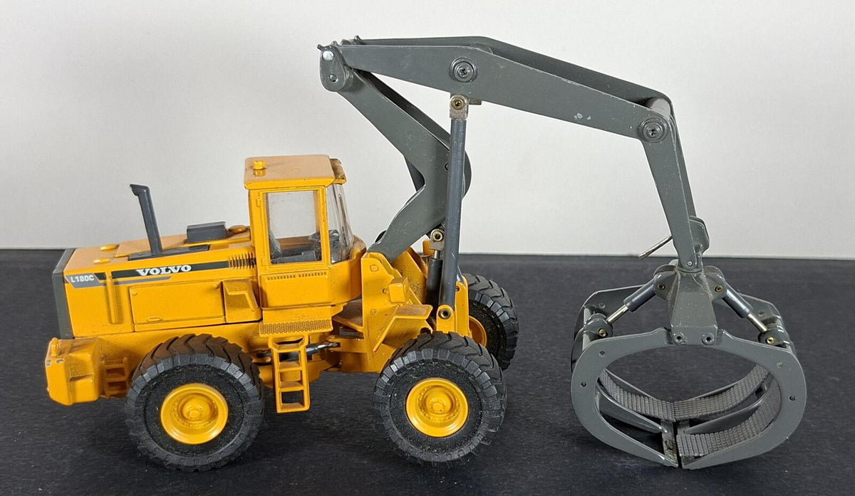 Boxed Scoop Volvo L180C High Lift