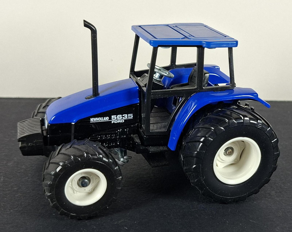 Boxed Siku New Holland 5635 Tractor - 2652
