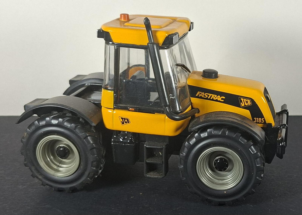 Boxed Britains JCB Fastrac 3185 - 40061