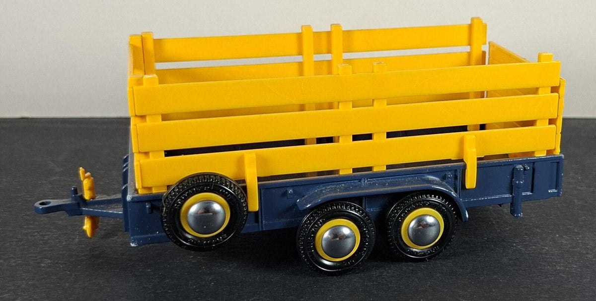 Boxed Britains Blue Salop MT50 Animal Trailer - 9555