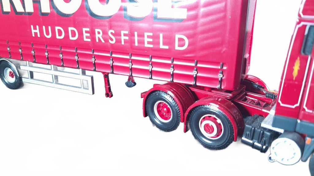 Boxed Corgi Tom Moorhouse & Son Ltd DAF XF Space Cab Curtainside - CC13243 (21)*