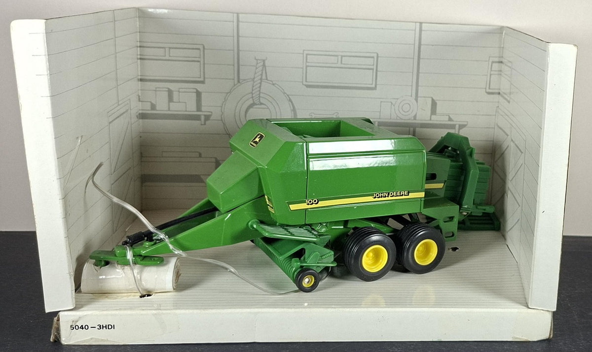 Boxed Ertl John Deere 100 Square Baler - 5082