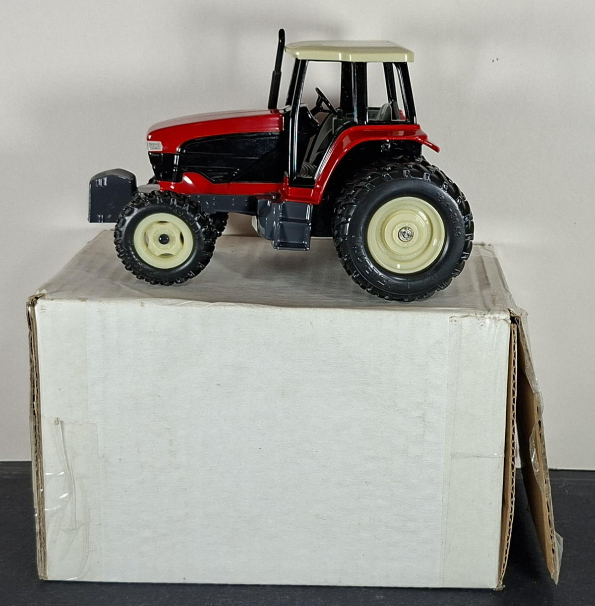 Boxed Ertl Versatile Tractor - No. 16121