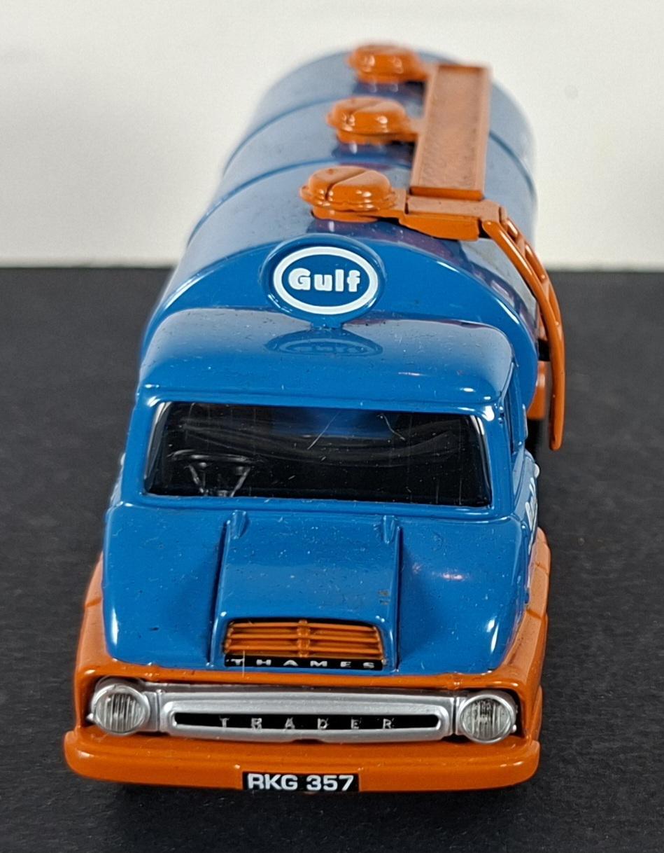Boxed Corgi Gulf Oil Thames Trader Elliptical  Tanker - 30401